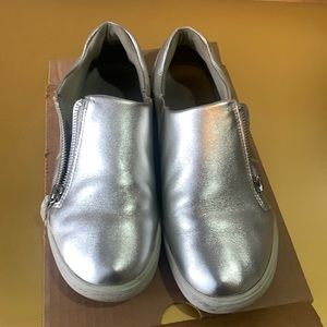 Silver Softwalk shoes 👟